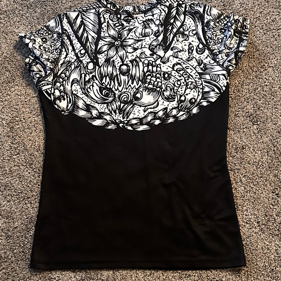 Skull and Roses tech - Picture 2 of 3